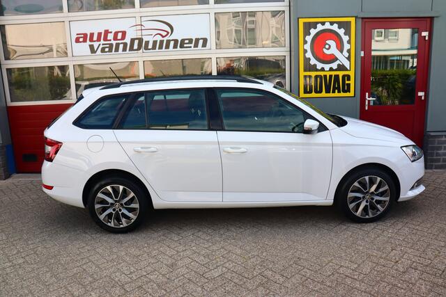 Skoda FABIA Combi 1.0 TSI Business Edition O.a: PDC, Carplay, Cruise, Airco, DAB, Rijklaar, Etc. All-in prijs!