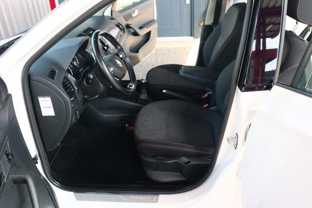 Skoda FABIA Combi 1.0 TSI Business Edition O.a: PDC, Carplay, Cruise, Airco, DAB, Rijklaar, Etc. All-in prijs!