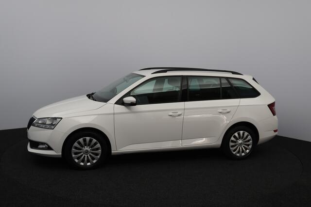 Skoda FABIA Combi 1.0 TSI Ambition /Trekhaak! /Apple + Android /Navi /Airco /Cruise /Elek. pakket /Bluetooth /LED Dagrijverl. /PDC /Mistlampen /Dakrails /Isofix /Armsteun.