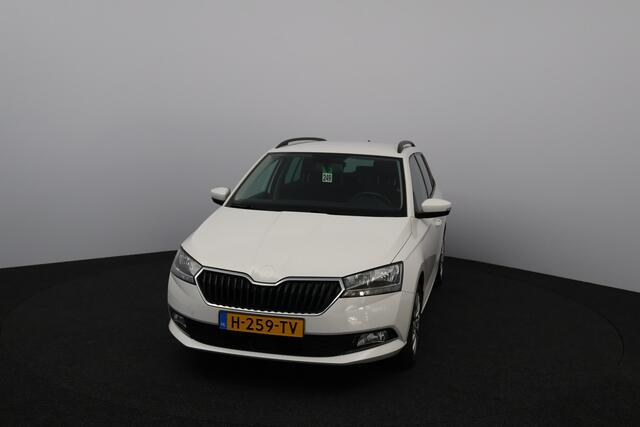 Skoda FABIA Combi 1.0 TSI Ambition /Trekhaak! /Apple + Android /Navi /Airco /Cruise /Elek. pakket /Bluetooth /LED Dagrijverl. /PDC /Mistlampen /Dakrails /Isofix /Armsteun.