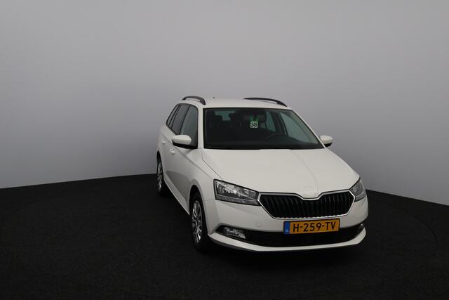 Skoda FABIA Combi 1.0 TSI Ambition /Trekhaak! /Apple + Android /Navi /Airco /Cruise /Elek. pakket /Bluetooth /LED Dagrijverl. /PDC /Mistlampen /Dakrails /Isofix /Armsteun.