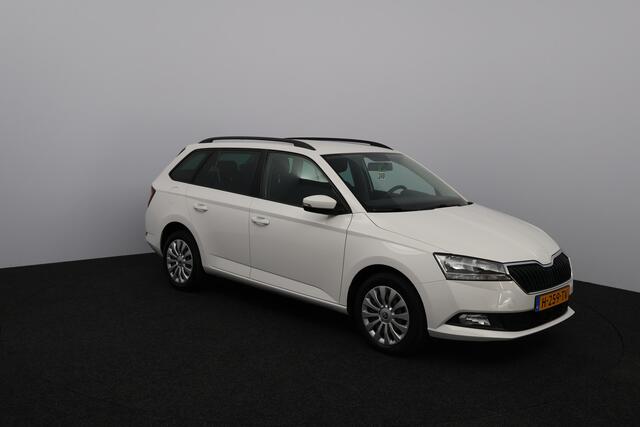 Skoda FABIA Combi 1.0 TSI Ambition /Trekhaak! /Apple + Android /Navi /Airco /Cruise /Elek. pakket /Bluetooth /LED Dagrijverl. /PDC /Mistlampen /Dakrails /Isofix /Armsteun.