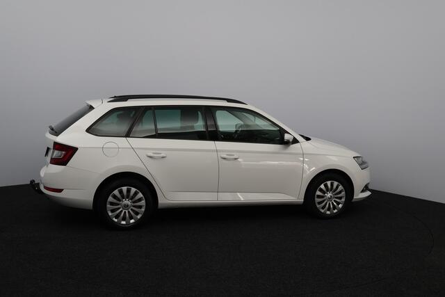Skoda FABIA Combi 1.0 TSI Ambition /Trekhaak! /Apple + Android /Navi /Airco /Cruise /Elek. pakket /Bluetooth /LED Dagrijverl. /PDC /Mistlampen /Dakrails /Isofix /Armsteun.