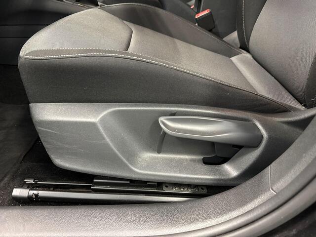 Skoda FABIA 1.0 TSI 95pk Selection · Apple/Android Car Play · Navigatie · Airco · Cruise Control · P-Sensoren · 15'' Inch · Garantie t/m 10-06-2028 of 100.000km