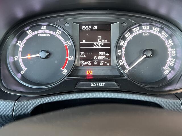 Skoda FABIA 1.0 5 Drs Active Trekhaak Airconditioning Lichtmetalen Velgen Bluetooth Elek Pakket 5 deuren Apk 07/2027