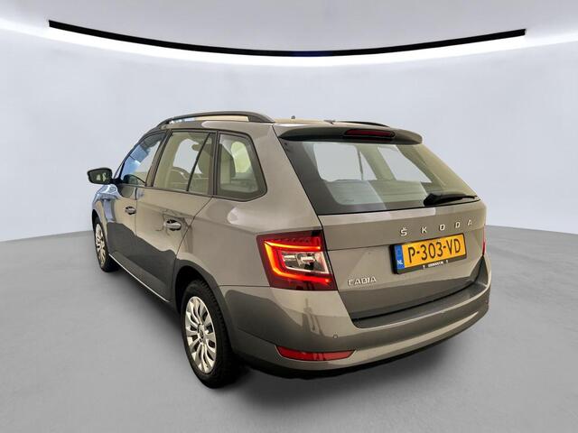 Skoda FABIA Combi 1.0 TSI Ambition / PARKEER SENSOREN/ SMARTLINK/ CRUISE/ NAVI/ DAB/ AIRCO