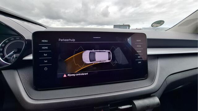 Skoda FABIA 1.0 TSI Ambition Navigatie / Cruise control / PDC