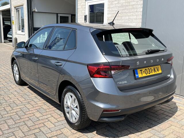 Skoda FABIA 1.0 TSI Ambition / AUTOMAAT/ PARKEER SENSOREN/ CRUISE/ SMARTLINK/ LED/ NAVI/ DAB/ AIRCO/ 15'' LMV