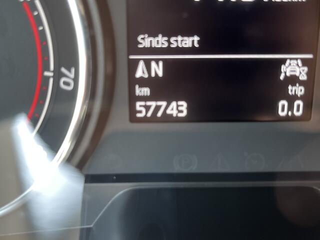 Skoda FABIA 1.0 TSI Ambition / AUTOMAAT/ PARKEER SENSOREN/ CRUISE/ SMARTLINK/ LED/ NAVI/ DAB/ AIRCO/ 15'' LMV