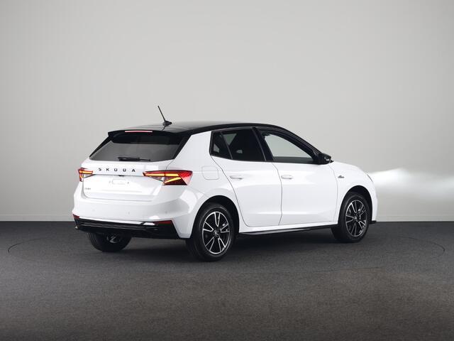 Skoda FABIA Monte Carlo 1.0 TSI 70 kW / 95 PK Hatchback 5 vers | Moon White + Black Magic | Travel Assist Pakket | Hill Start Assist | Verwarmbare Voorstoelen