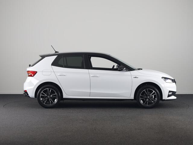 Skoda FABIA Monte Carlo 1.0 TSI 70 kW / 95 PK Hatchback 5 vers | Moon White + Black Magic | Travel Assist Pakket | Hill Start Assist | Verwarmbare Voorstoelen