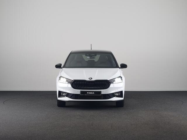 Skoda FABIA Monte Carlo 1.0 TSI 70 kW / 95 PK Hatchback 5 vers | Moon White + Black Magic | Travel Assist Pakket | Hill Start Assist | Verwarmbare Voorstoelen