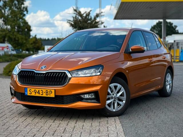 Skoda FABIA 1.0 TSI CARPLAY PDC VOOR EN ACHTER CRUISE AIRCO