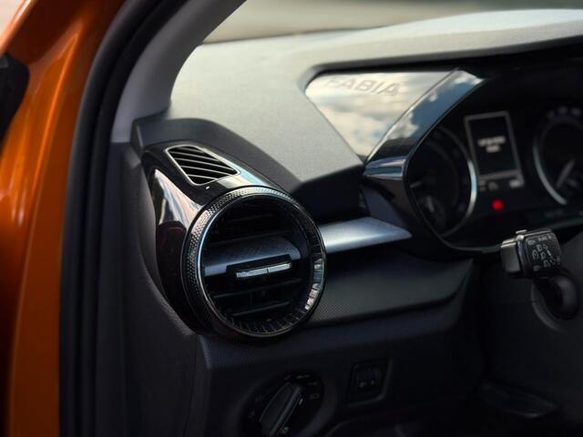 Skoda FABIA 1.0 TSI CARPLAY PDC VOOR EN ACHTER CRUISE AIRCO