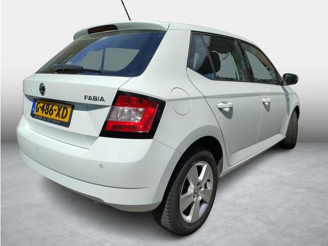 Skoda FABIA 1.0 Ambition Parkeersensoren - Apple Carplay/Android Auto- LMV - Bluetooth - Airco