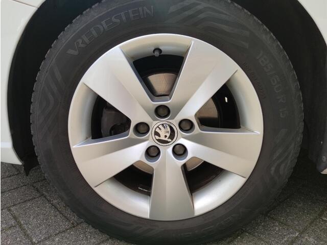 Skoda FABIA 1.0 Ambition Parkeersensoren - Apple Carplay/Android Auto- LMV - Bluetooth - Airco