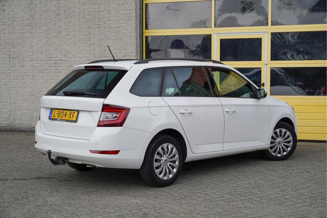 Skoda FABIA Combi 1.0 TSI Ambition BJ2021 Led | Pdc | Trekhaak | App-Connect | Airco | Cruise control | Extra getint glas
