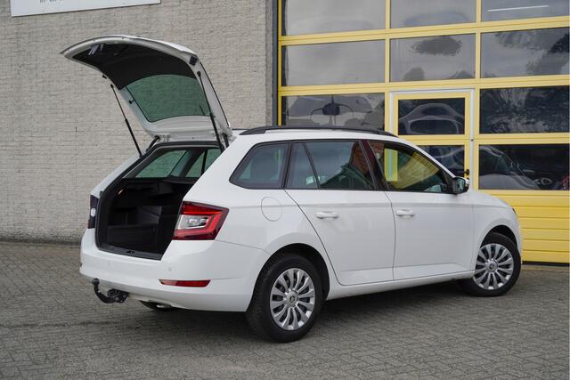 Skoda FABIA Combi 1.0 TSI Ambition BJ2021 Led | Pdc | Trekhaak | App-Connect | Airco | Cruise control | Extra getint glas