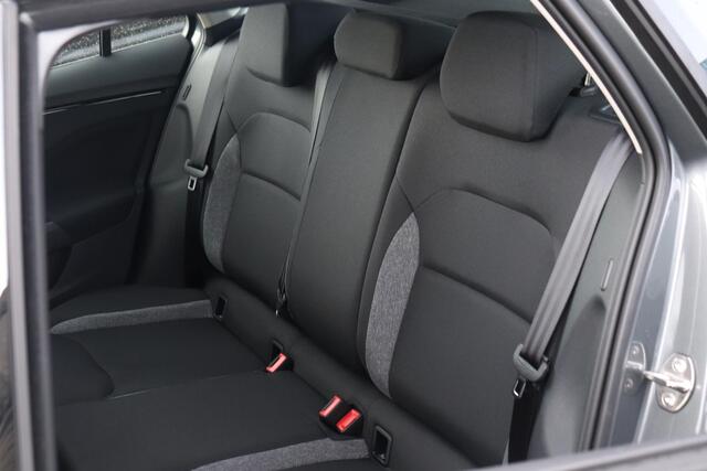 Skoda Kamiq Essence 1.0 85 kW / 115 pk TSI SUV 6 versn. Hand | Trekhaak | Parkeersensoren | Cruise Control | Apple Carplay/Android Auto