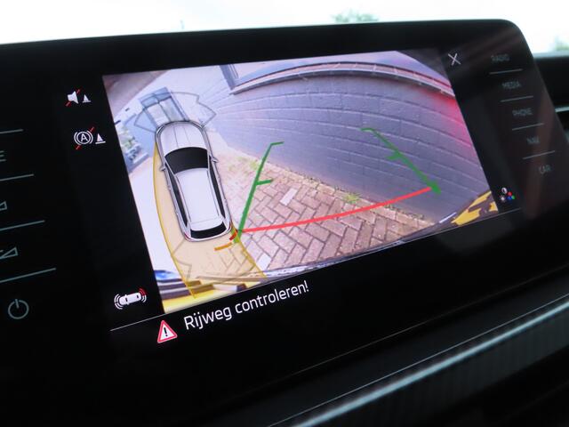 Skoda Kamiq 1.5 TSI ACT Monte Carlo DSG | pano dak | camera | stoelverwarming | groot navigatie