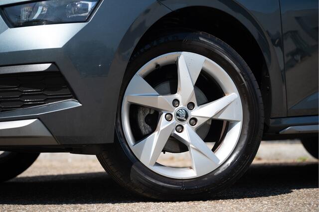 Skoda Kamiq 1.0 TSI Style | Navi by App | El. Trekhaak | Camera | Elek. Achterklep | Keyless | 17"