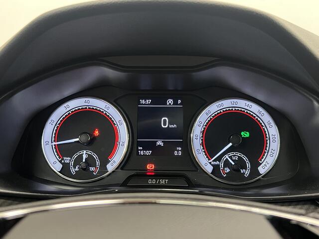 Skoda Kamiq 1.5 150pk TSI ACT Monte Carlo | NAVI | PANO | STOELVERWARMING | ACC |