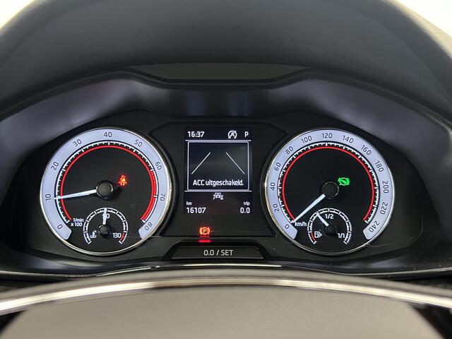 Skoda Kamiq 1.5 150pk TSI ACT Monte Carlo | NAVI | PANO | STOELVERWARMING | ACC |