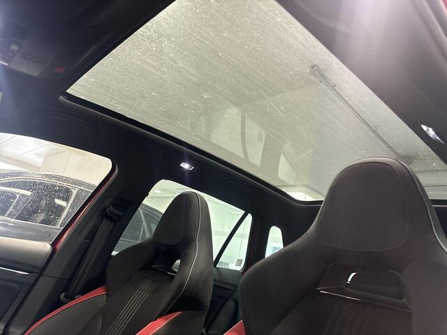 Skoda Kamiq 1.0 Tsi 110pk DSG Monte Carlo · Apple/Android Car Play · Camera · Keyless · Glazendak · P-Sensoren · 17'' Inch · Garantie t/m 29-11-2028 of 100.000km