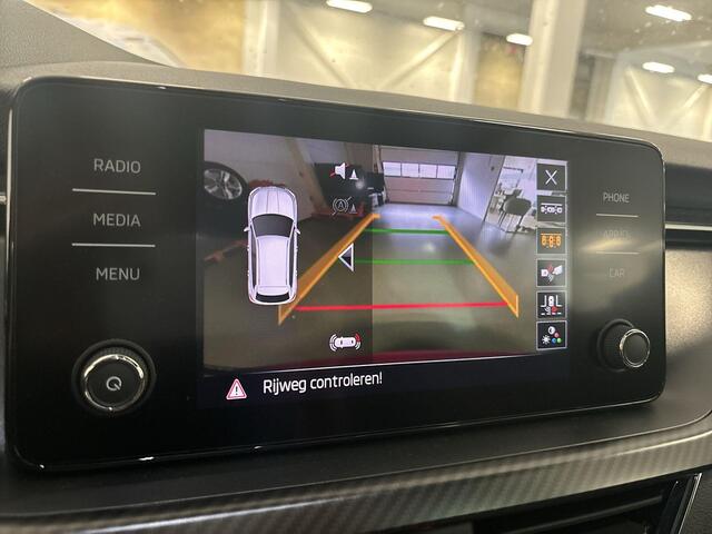 Skoda Kamiq 1.0 Tsi 110pk DSG Monte Carlo · Apple/Android Car Play · Camera · Keyless · Glazendak · P-Sensoren · 17'' Inch · Garantie t/m 29-11-2028 of 100.000km