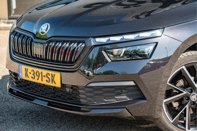 Skoda Kamiq 1.0 TSI DSG Monte Carlo | Pano | Adapt. Cruise | El. Trekhaak | Camera | Virtual | Side Assist | Stoel- Stuurverw.