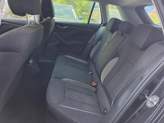 Skoda Kamiq 1.5 TSI ACT Sport Business, LED, Automaat, Cruise Control, Apple Carplay/Android Auto