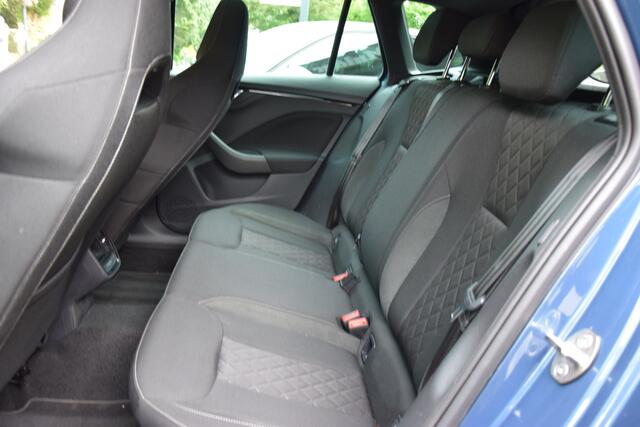 Skoda Kamiq 1.0 TSI 116PK Sport Business DSG Automaat | BOVAG Garantie | Org. NL | Sportstoelen | Stoelverwarming | Cruise&Climate Control | PDC Achter | Apple Carplay/ Android Auto |