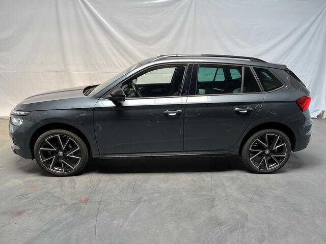 Skoda Kamiq 1.0 TSI Monte Carlo / AUTOMAAT/ PANO/ TREKHAAK/ PARK. SENSOREN/ STUUR-STOELVERWARM./ CRUISE/ ELEK. ACHTERKLEP/ LED/ KEYLESS/ CLIMA/ DAB/ 18" LMV
