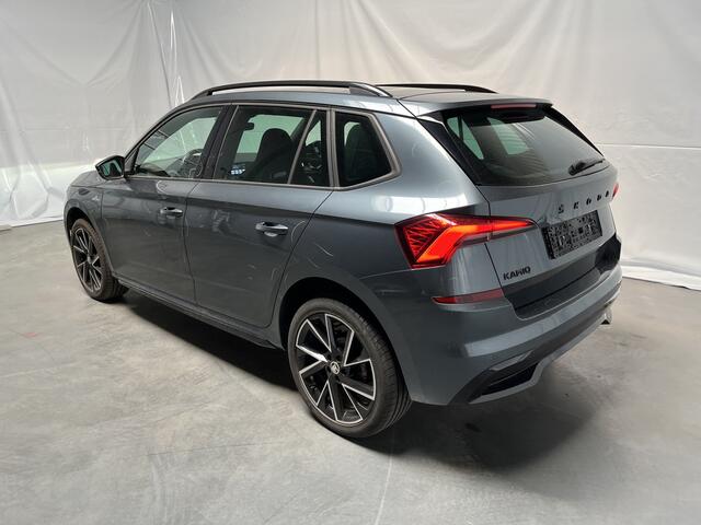 Skoda Kamiq 1.0 TSI Monte Carlo / AUTOMAAT/ PANO/ TREKHAAK/ PARK. SENSOREN/ STUUR-STOELVERWARM./ CRUISE/ ELEK. ACHTERKLEP/ LED/ KEYLESS/ CLIMA/ DAB/ 18" LMV