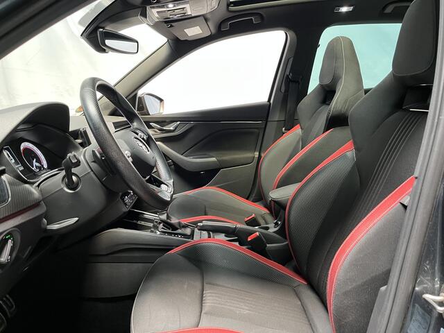 Skoda Kamiq 1.0 TSI Monte Carlo / AUTOMAAT/ PANO/ TREKHAAK/ PARK. SENSOREN/ STUUR-STOELVERWARM./ CRUISE/ ELEK. ACHTERKLEP/ LED/ KEYLESS/ CLIMA/ DAB/ 18" LMV