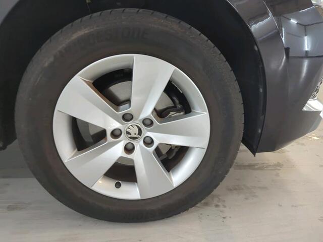 Skoda Kamiq 1.0 TSI Ambition Sunset Parkeersensoren / App-connect / Airco / 16"LM Velgen Unieke km stand