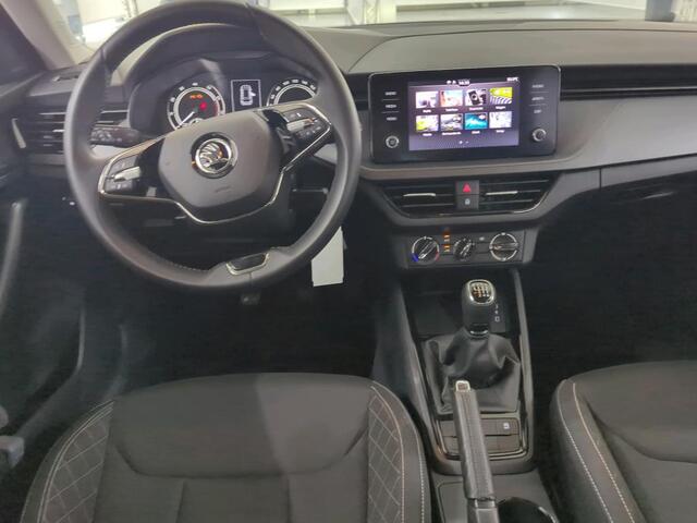 Skoda Kamiq 1.0 TSI Ambition Sunset Parkeersensoren / App-connect / Airco / 16"LM Velgen Unieke km stand