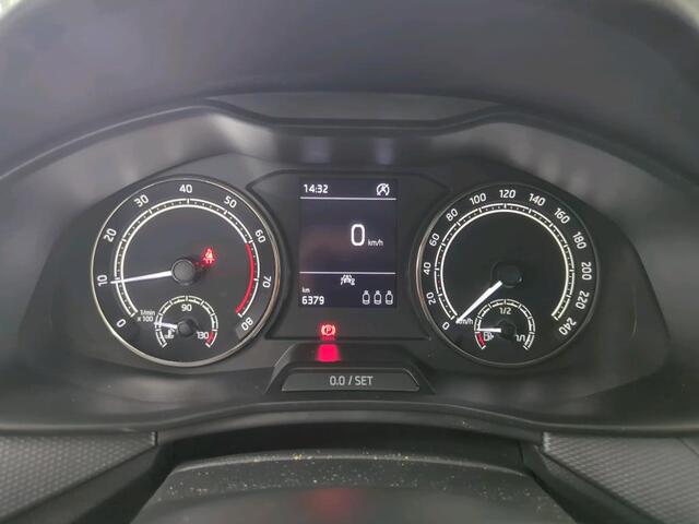 Skoda Kamiq 1.0 TSI Ambition Sunset Parkeersensoren / App-connect / Airco / 16"LM Velgen Unieke km stand