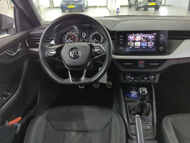 Skoda Kamiq 1.0 TSI Sport Business / App connect / Climate controle / Parkeersensoren achter / Lichtmetaal 16 inch /