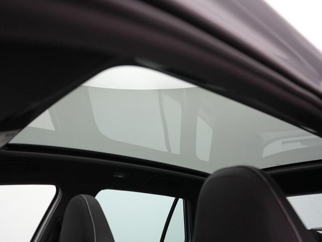 Skoda Kamiq 1.0 TSI 110 pk DSG Monte Carlo | Glazen Panoramadak | Achteruitrijcamera | Cruise Control | Stoelverwarming | 18 inch