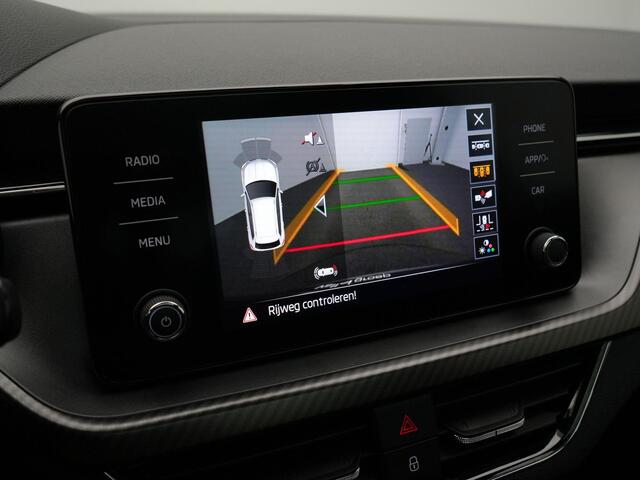 Skoda Kamiq 1.0 TSI 110 pk DSG Monte Carlo | Glazen Panoramadak | Achteruitrijcamera | Cruise Control | Stoelverwarming | 18 inch