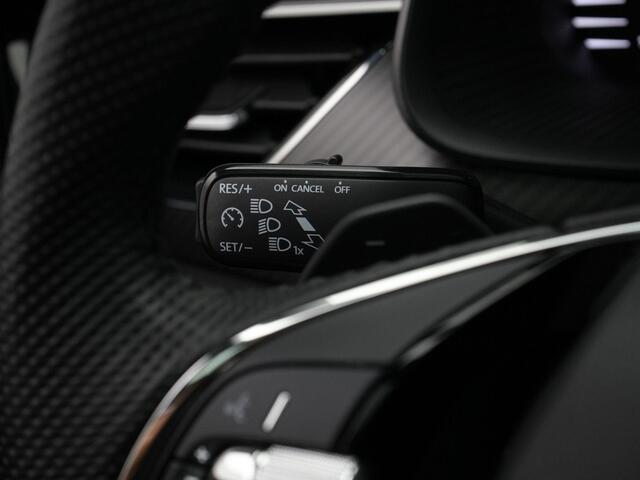 Skoda Kamiq 1.0 TSI 110 pk DSG Monte Carlo | Glazen Panoramadak | Achteruitrijcamera | Cruise Control | Stoelverwarming | 18 inch