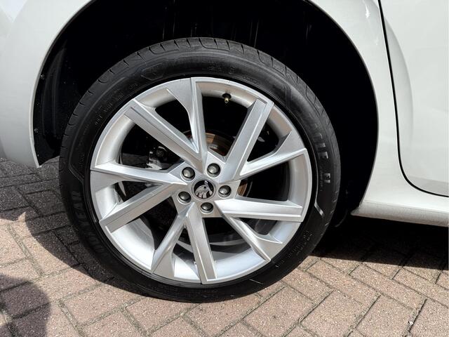 Skoda Kamiq 1.5 TSI ACT Sport Business Panoramadak, Sportstoelen, 18 inch