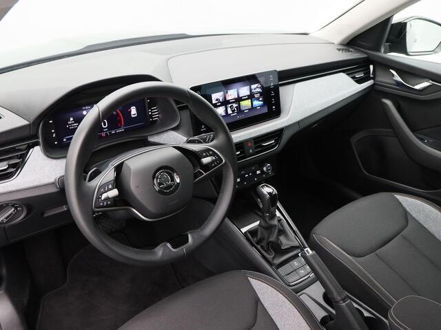 Skoda Kamiq 1.0 TSi 115 Pk Automaat | Trekhaak | Camera | Stoel Verwarming | Elektrische Achterklep | Carplay | Navigatiesysteem | ECC | 17 Inch | 26.420 Km!!