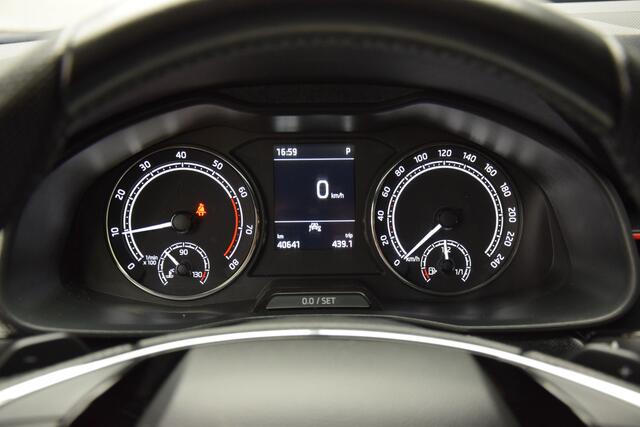 Skoda Kamiq 1.0 TSI 110PK Sport Business DSG Automaat | Orgineel NL | BOVAG Garantie | Apple Carplay/Android Auto | Cruise Control | Climatronic | Automatisch dimmende binnenspiegel | Parkeersensoren achter |