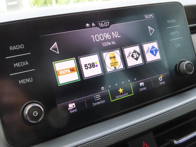 Skoda Kamiq 1.0 TSI | adaptive cruise | parkeersensoren | 17 inch licht metaal