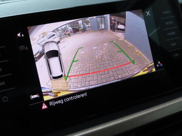 Skoda Kamiq 1.0 TSI Style DSG | groot scherm | adaptive cruise | camera