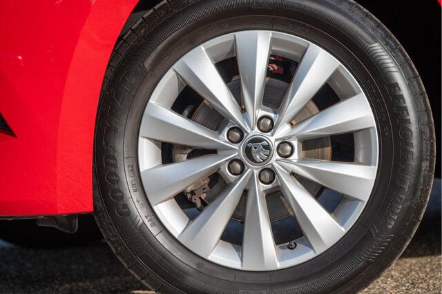 Skoda Kamiq 1.0 TSI Style DSG | Pano | Camera | Navi | Stoelverw. | Apple CarPlay