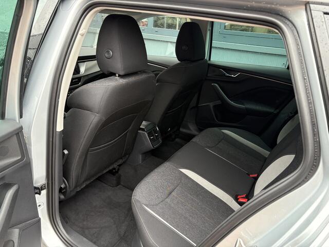 Skoda Kamiq 1.0 TSi 110pk Business Edition LED/VIRTUAL/NAVI/CARPLAY/DAB/PDC/STOELVERWARMING