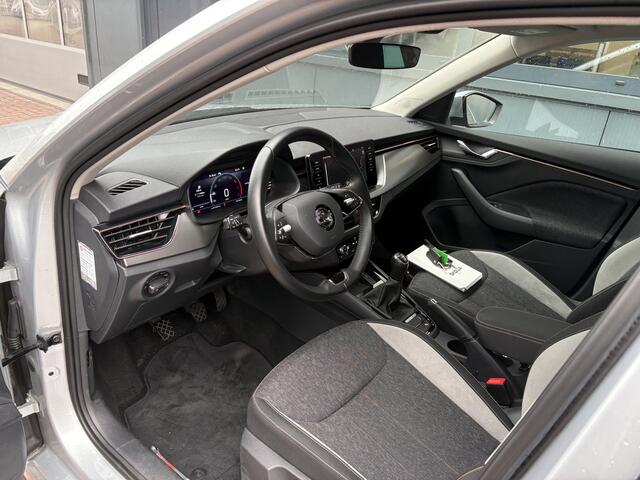 Skoda Kamiq 1.0 TSi 110pk Business Edition LED/VIRTUAL/NAVI/CARPLAY/DAB/PDC/STOELVERWARMING